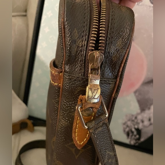 SOLD: Louis Vuitton Monogram Danube Crossbody w/ dust bag 💕Host Pick💕 - Picture 6 of 16